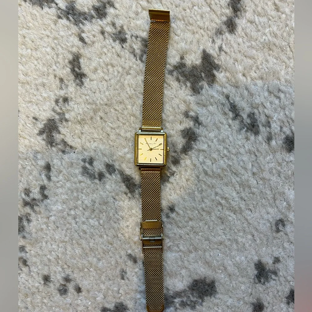 Watch - Picture 2 of 3